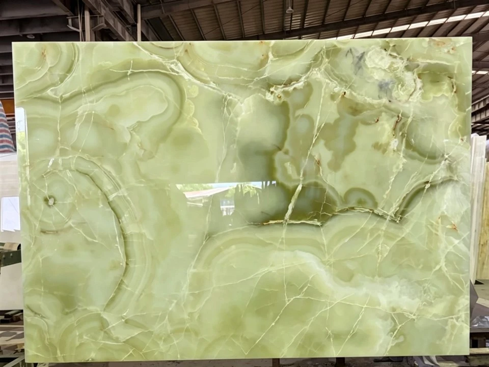 Dalle d’onyx vert d’Afghanistan