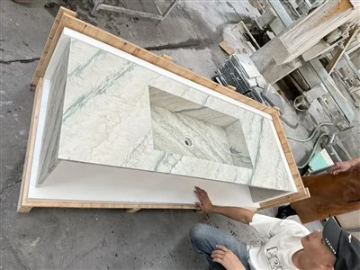 Comptoir en quartzite Luce Di Luna avec évier intégré